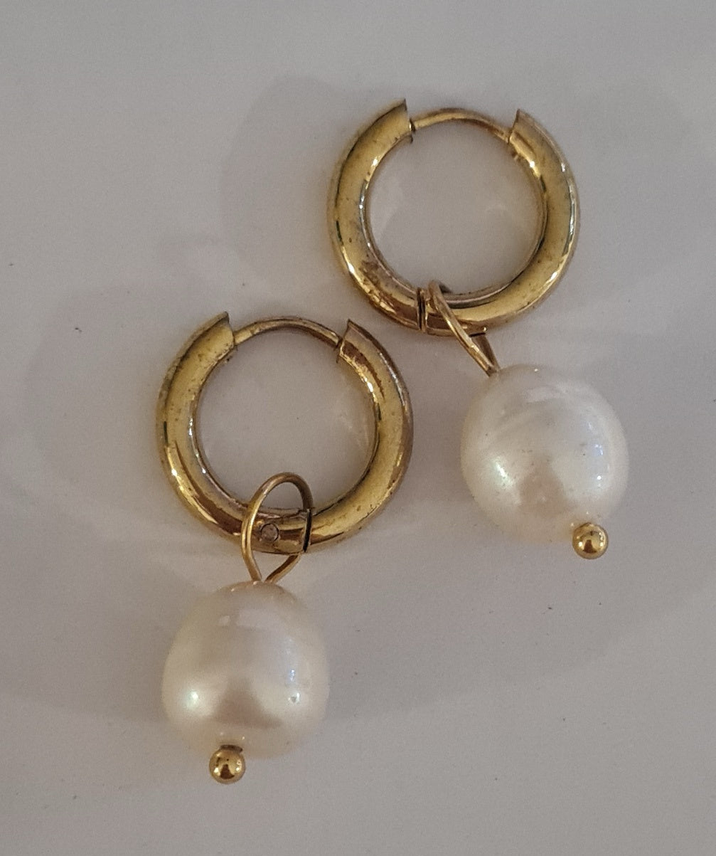 EH37 Hoop Pearl Pendant Earrings