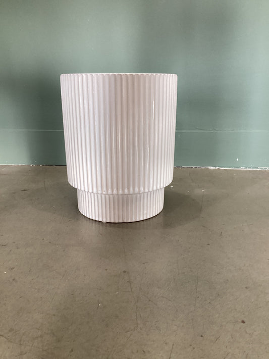 Pot with Lines White