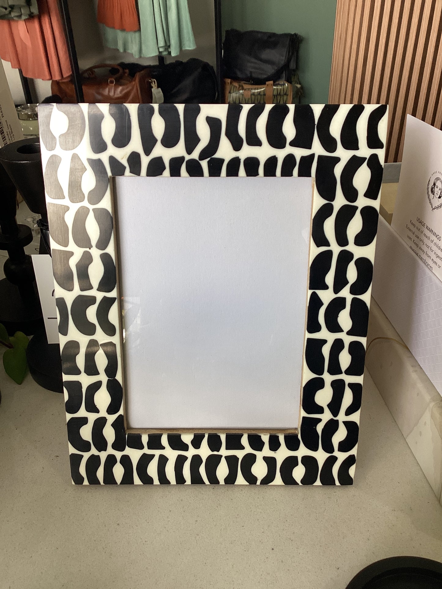 Frame - Pattern - Black & White