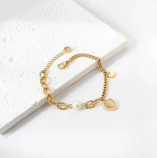 BLT9 Gold link bracelet with heart and pearl detail