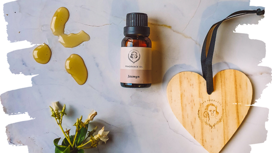 Anke Wooden Heart with Essential Oil